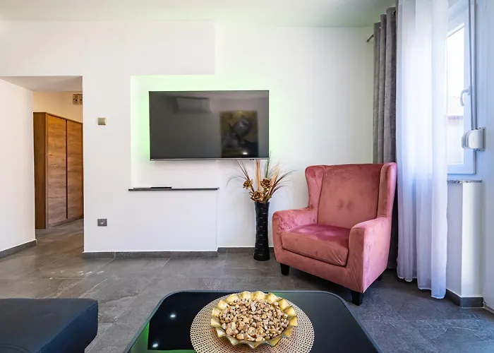 Appartement Kolovare Garden Oasis - First Row By Sea *