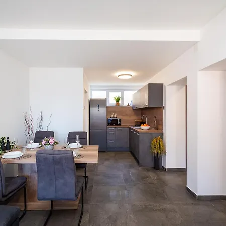 Kolovare Garden Oasis - First Row By Sea Apartment
