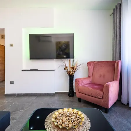 Apartment Kolovare Garden Oasis - First Row By Sea *