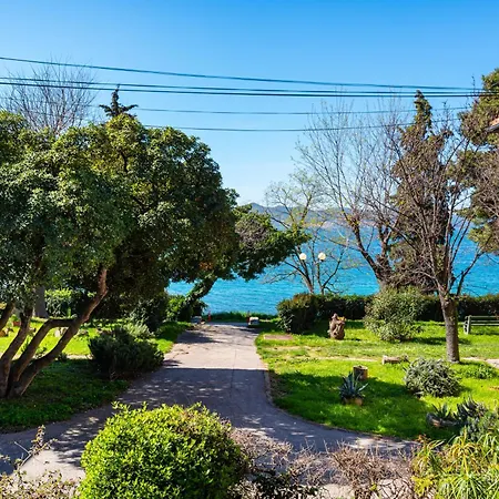 Apartment Kolovare Garden Oasis - First Row By Sea *