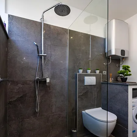 Kolovare Garden Oasis - First Row By Sea Apartment Zadar
