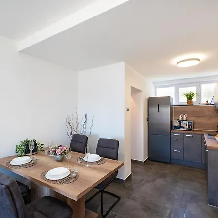 Kolovare Garden Oasis - First Row By Sea Apartment Zadar