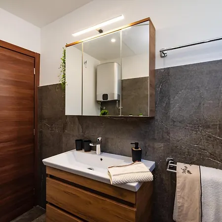 Apartment Kolovare Garden Oasis - First Row By Sea