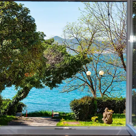 Apartment Kolovare Garden Oasis - First Row By Sea *
