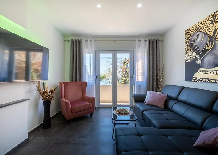 Apartment Kolovare Garden Oasis - First Row By Sea